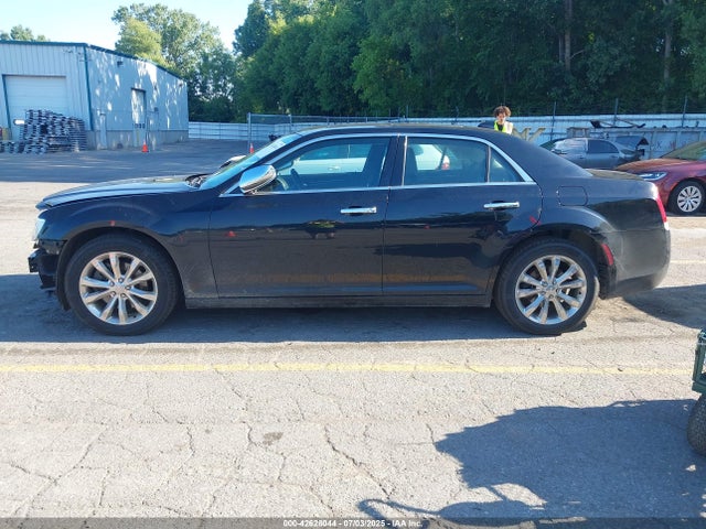 Chrysler 300 2017 2C3CCAKG1HH665117 Image 14