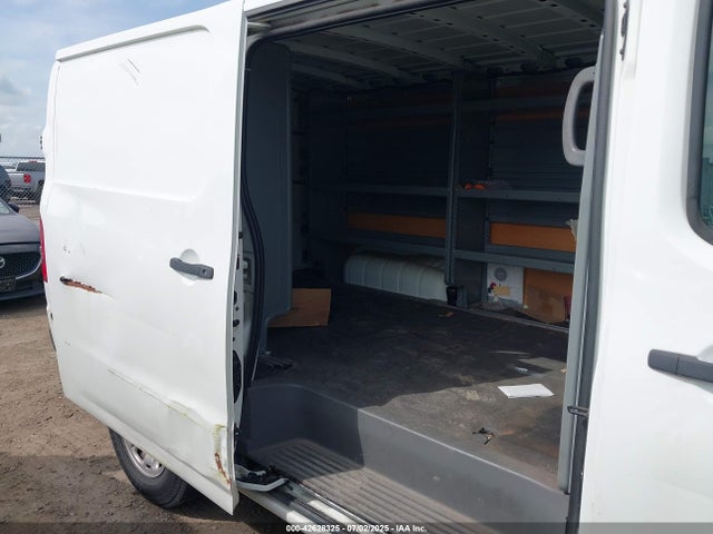 1N6BF0KM4HN808743 Nissan 2017