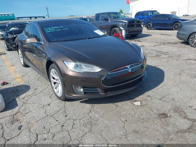 2013 TESLA MODEL S 5YJSA1DP4DFP26079 Photo 0