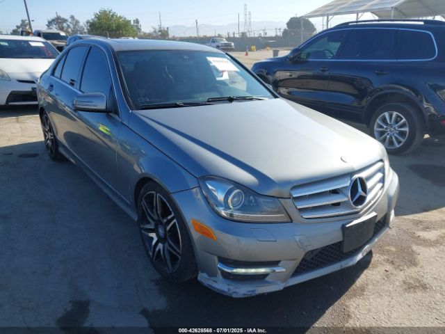 2013 MERCEDES-BENZ C 250 WDDGF4HB1DR268119
