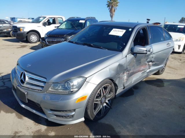 2013 MERCEDES-BENZ C 250 WDDGF4HB1DR268119 Photo 1