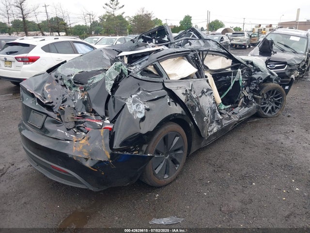 2025 TESLA MODEL 3 5YJ3E1EB4SF941504 Photo 3