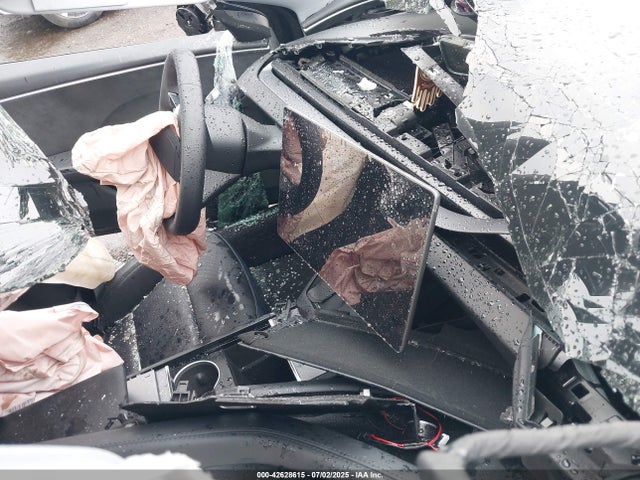 2025 TESLA MODEL 3 5YJ3E1EB4SF941504 Photo 4