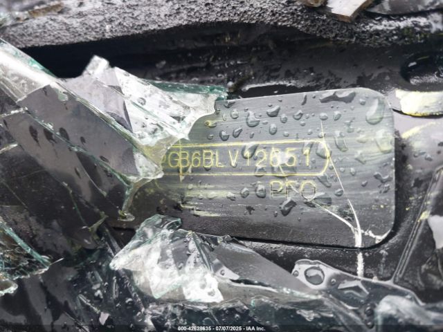 2011 JAGUAR XJ SAJWA2GB6BLV12651 Photo 8