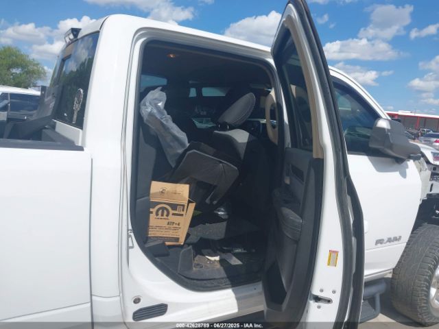 3C6UR5DL6KG574181 RAM 2019