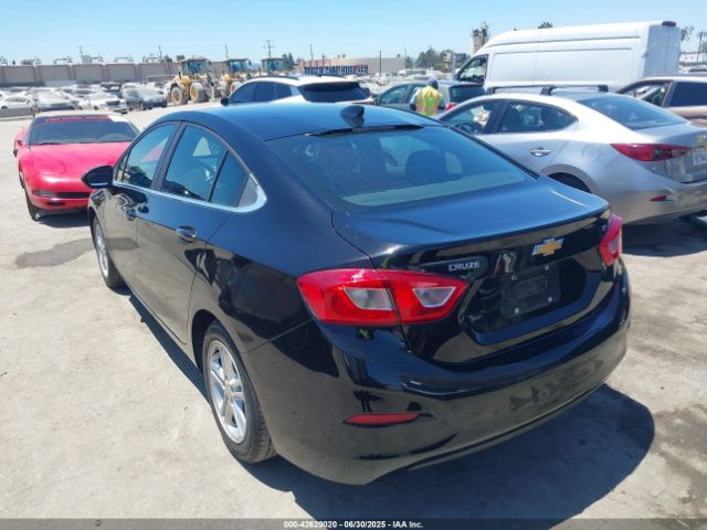 2018 CHEVROLET CRUZE 1G1BE5SM8J7225369 Photo 2