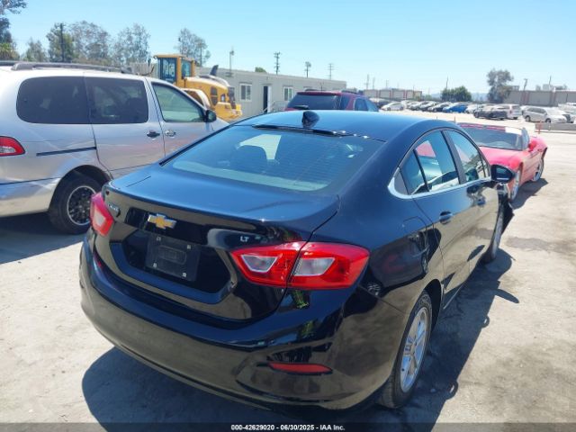 2018 CHEVROLET CRUZE 1G1BE5SM8J7225369 Photo 3