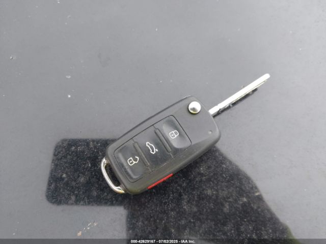 2013 VOLKSWAGEN PASSAT 1VWBH7A38DC028231 Photo 10
