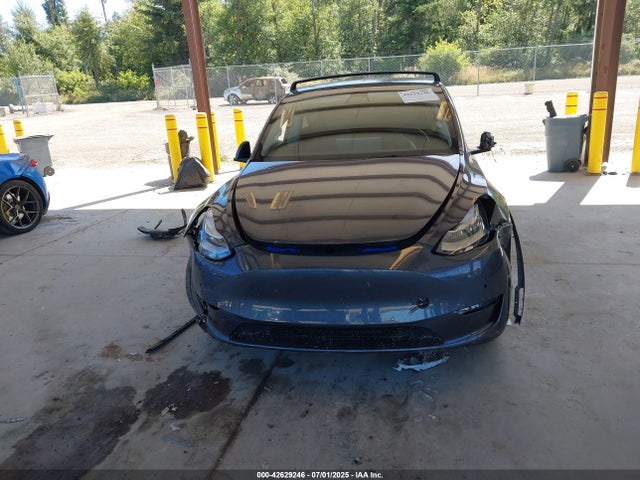 5YJYGDEE5MF208053 Tesla 2021