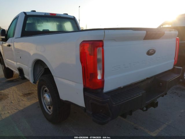 2023 FORD F-250 1FTBF2AA6PEE09157 Photo 2