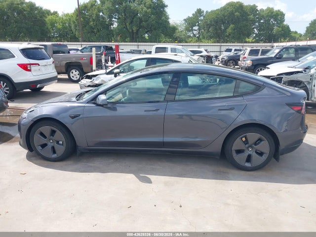 5YJ3E1EA3PF696046 Tesla MODEL 3