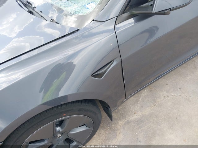 5YJ3E1EA3PF696046 Tesla MODEL 3