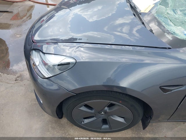 5YJ3E1EA3PF696046 Tesla MODEL 3
