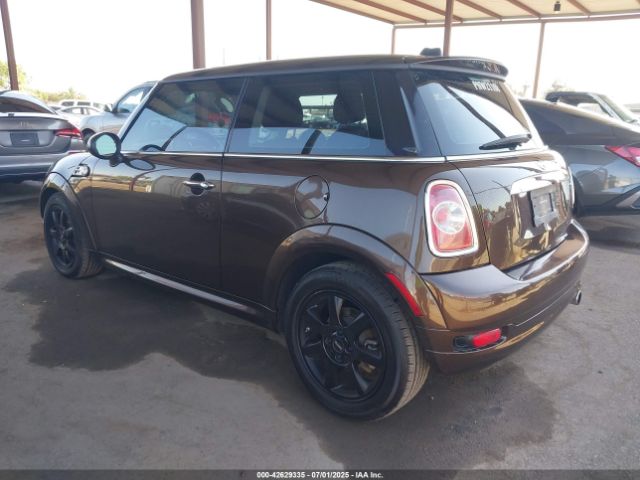 2011 MINI COOPER WMWSU3C52BT093348 Photo 2