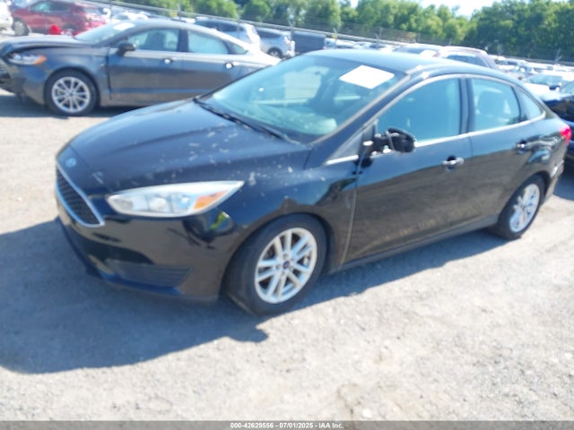 Ford 2016 2016 1FADP3F23GL235708 Image 2