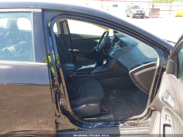 Ford 2016 2016 1FADP3F23GL235708 Image 5