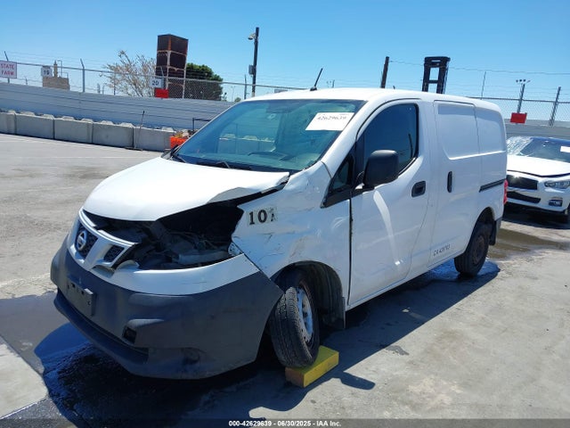 Nissan 2017 2017 3N6CM0KN6HK690364 Image 2
