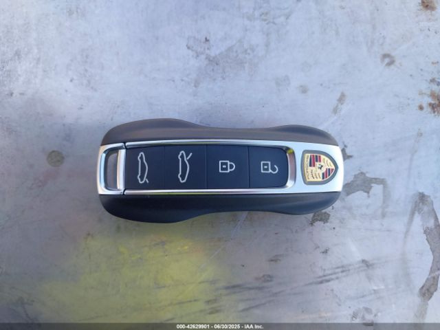 2025 PORSCHE TAYCAN WP0AA2Y10SSA08247 Photo 10