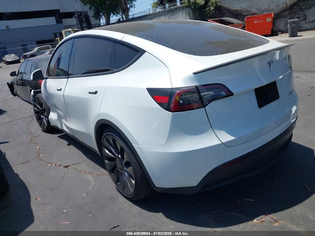 2025 TESLA MODEL Y 7SAYGDEF5SF312843 Photo 2
