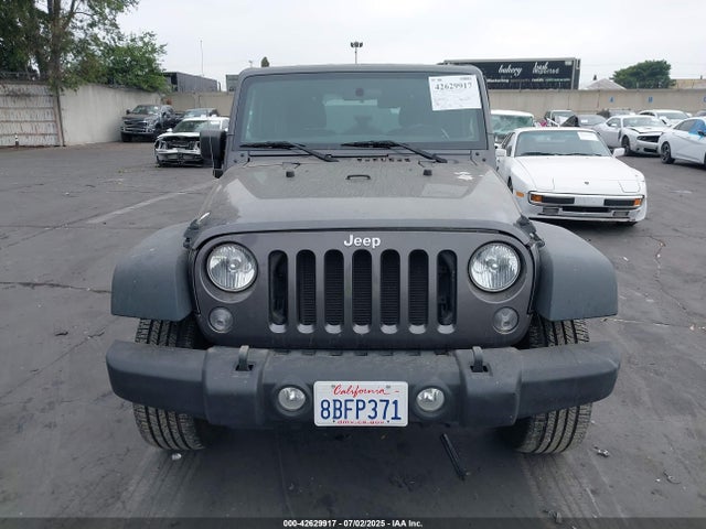 1C4AJWAG1JL818112 Jeep WRANGLER JK