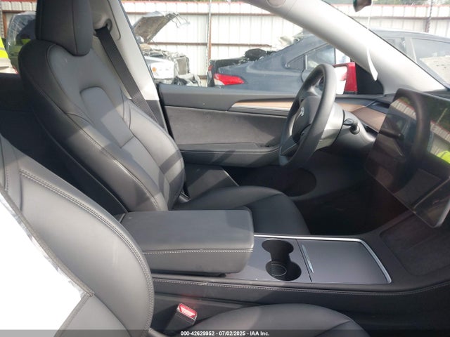 2025 TESLA MODEL Y 7SAYGDED4SA344081 Photo 4