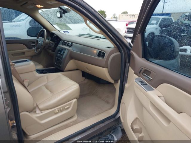 2011 CHEVROLET TAHOE 1GNSKBE00BR264820 Photo 4