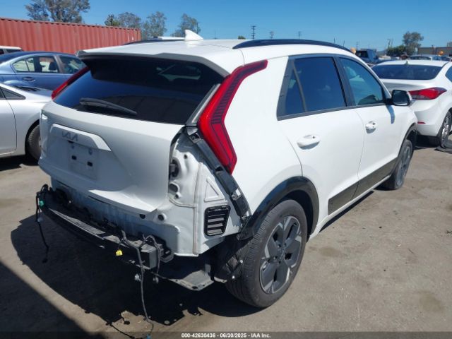 2023 KIA NIRO EV KNDCR3L13P5069044 Photo 3