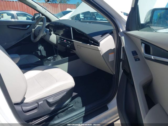 2023 KIA NIRO EV KNDCR3L13P5069044 Photo 4