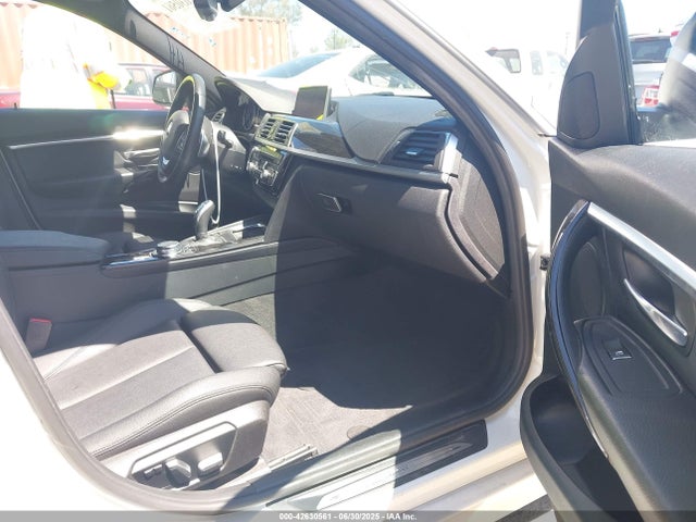 WBA8B9G55HNU50399 BMW 2017