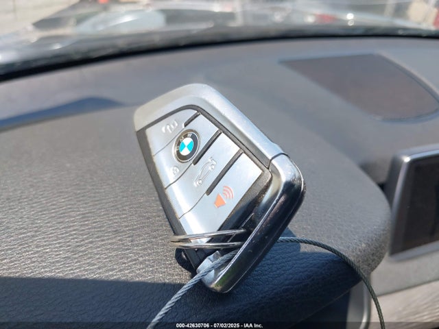 5UXKR2C59H0U19038 BMW 2017