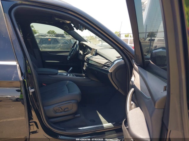 5UXKR2C59H0U19038 BMW 2017