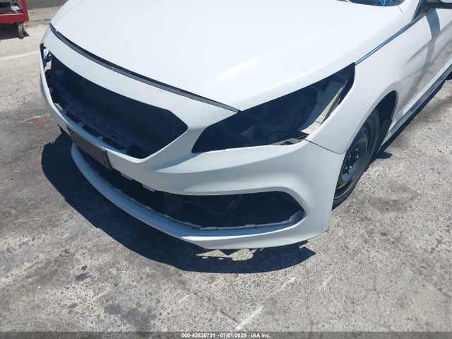 5NPE34AF3HH511868 Hyundai 2017
