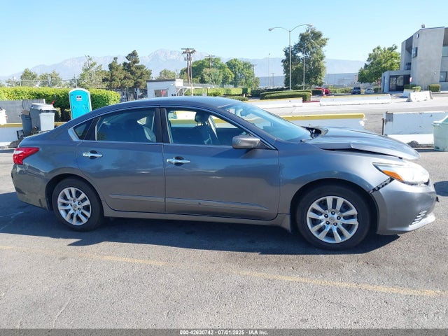 1N4AL3AP8GC165964 Nissan 2016