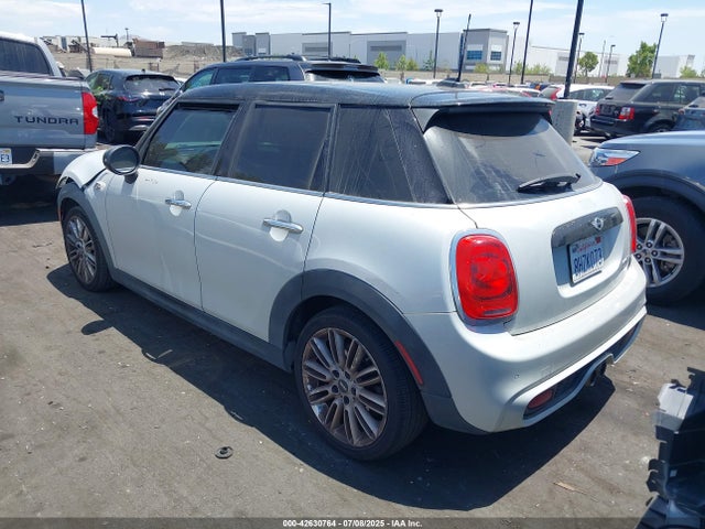 2018 MINI HARDTOP WMWXU3C58J2F51729 Photo 2