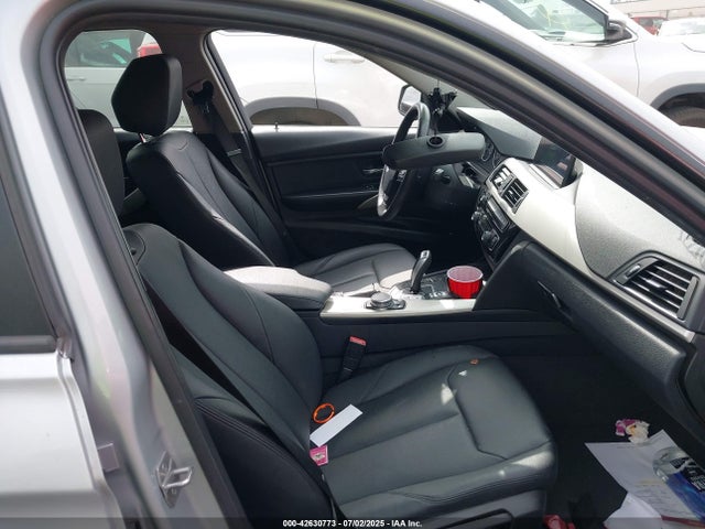 WBA8E1G51GNT33555 BMW 320i