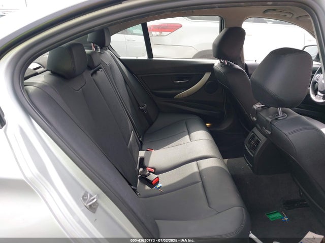 WBA8E1G51GNT33555 BMW 320i