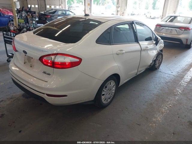 Ford Fiesta 2015 3FADP4AJ4FM179375 Image 4
