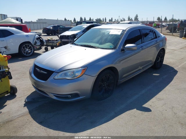 1C3CCBCG9EN172955 Chrysler 200