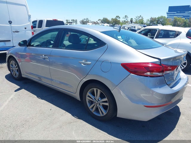 5NPD84LF1HH028888 Hyundai Elantra
