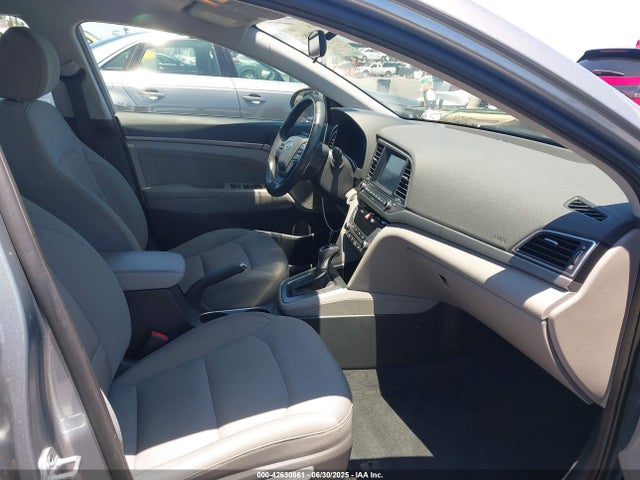 5NPD84LF1HH028888 Hyundai Elantra