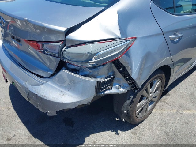 5NPD84LF1HH028888 Hyundai Elantra