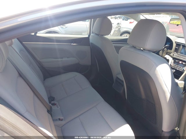 5NPD84LF1HH028888 Hyundai Elantra