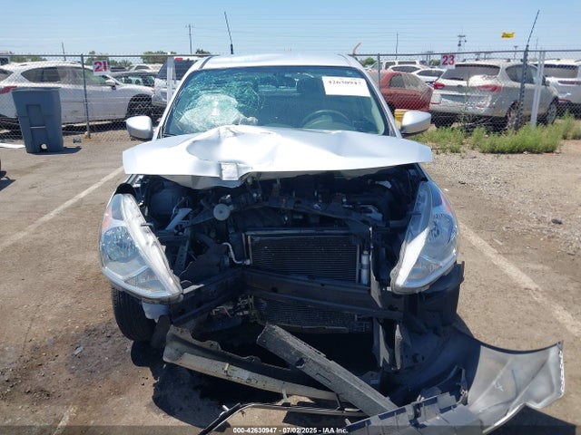 3N1CN7AP5HK470454 Nissan 2017