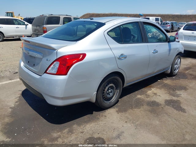 3N1CN7AP5HK470454 Nissan 2017
