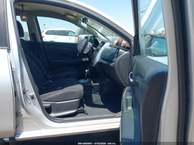 3N1CN7AP5HK470454 Nissan 2017