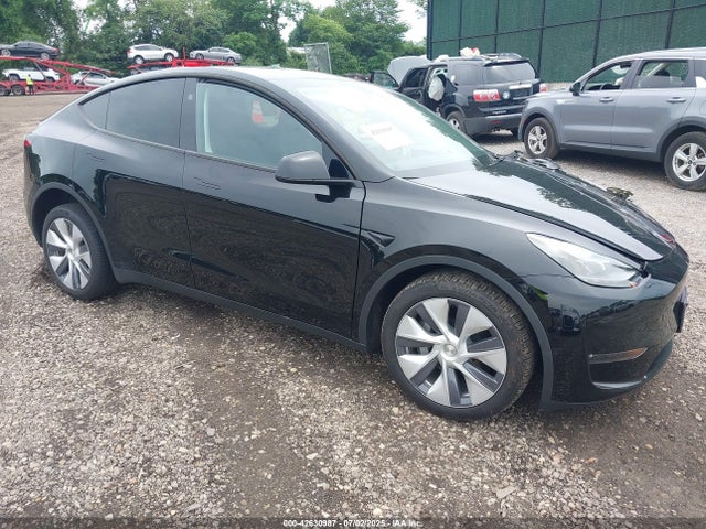 2024 TESLA MODEL Y 7SAYGDEE7RA265748 Photo 0