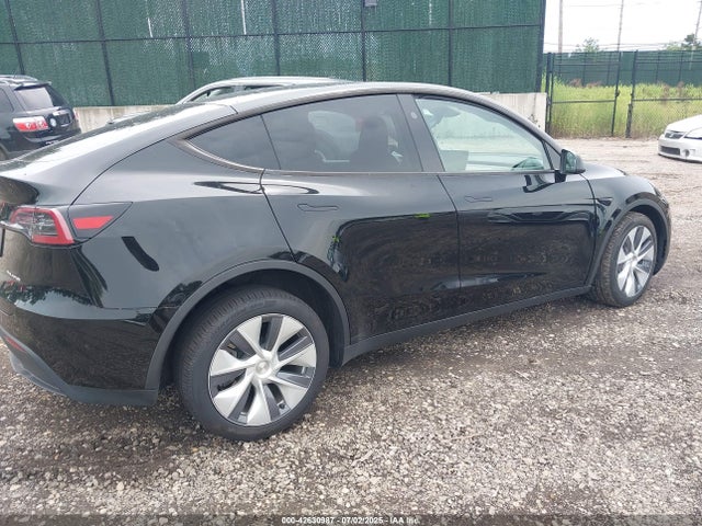 2024 TESLA MODEL Y 7SAYGDEE7RA265748 Photo 3