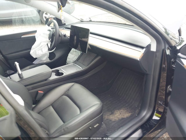 2024 TESLA MODEL Y 7SAYGDEE7RA265748 Photo 4