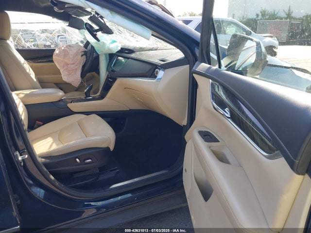 2017 CADILLAC XT5 1GYKNARS0HZ152270 Photo 4