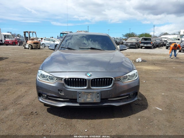 WBA8B9C37HK885561 BMW 2017